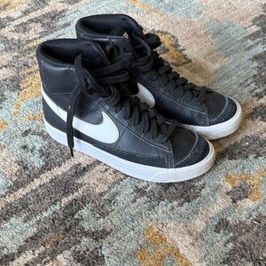 Nike Kids Black and White Sneakers